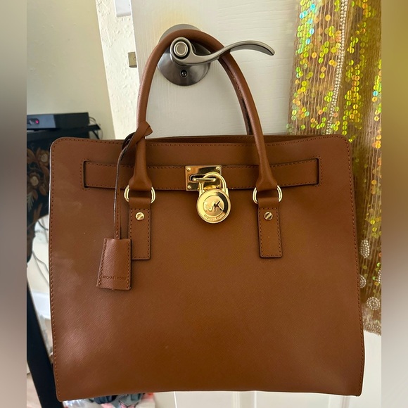 Large Michael Kors Leather Hamilton Bag w Gold Hardware w additional strap - Picture 1 of 1